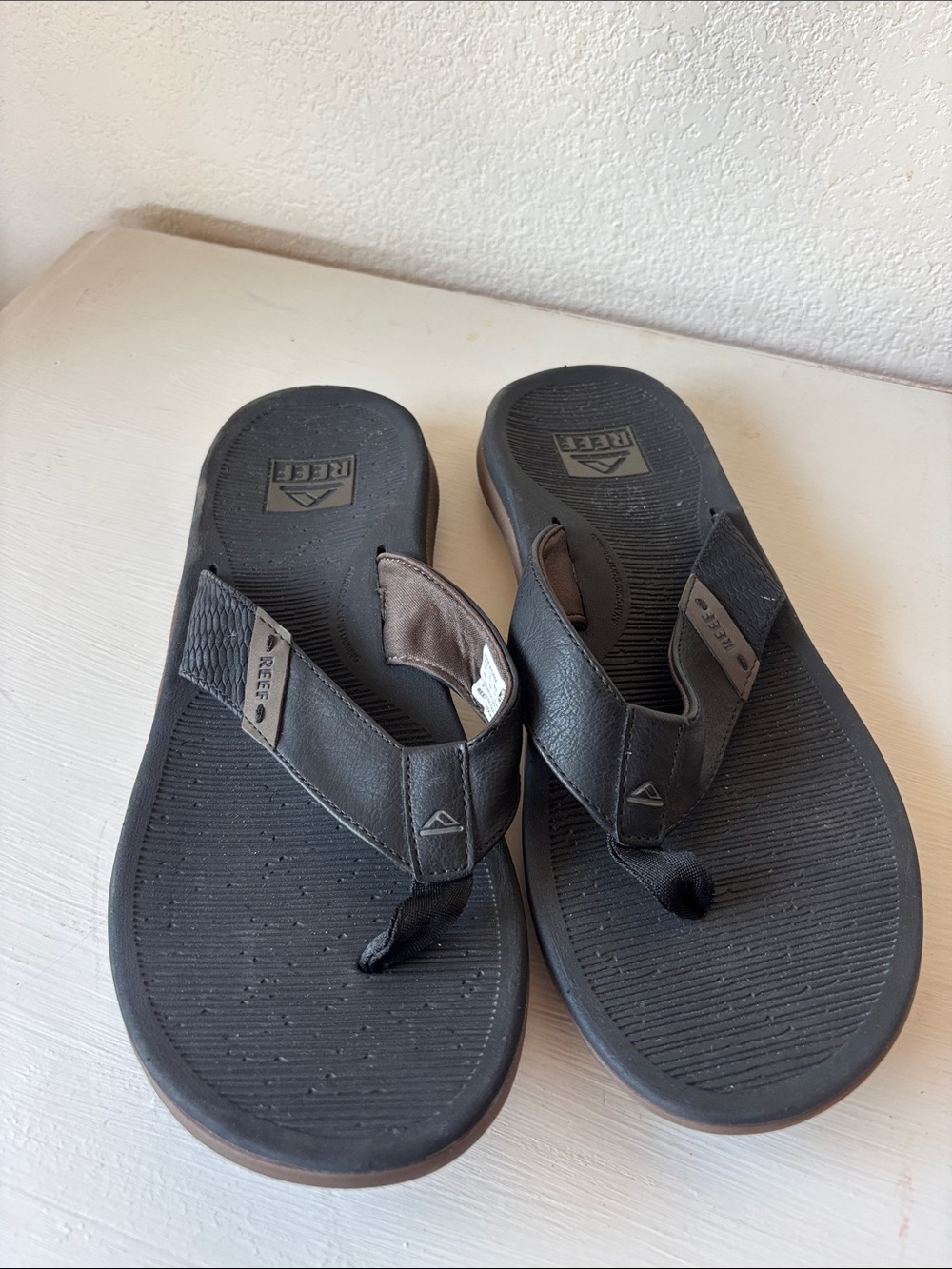 Reef Men’s Black and Brown Casual Flip-Flop Sandals